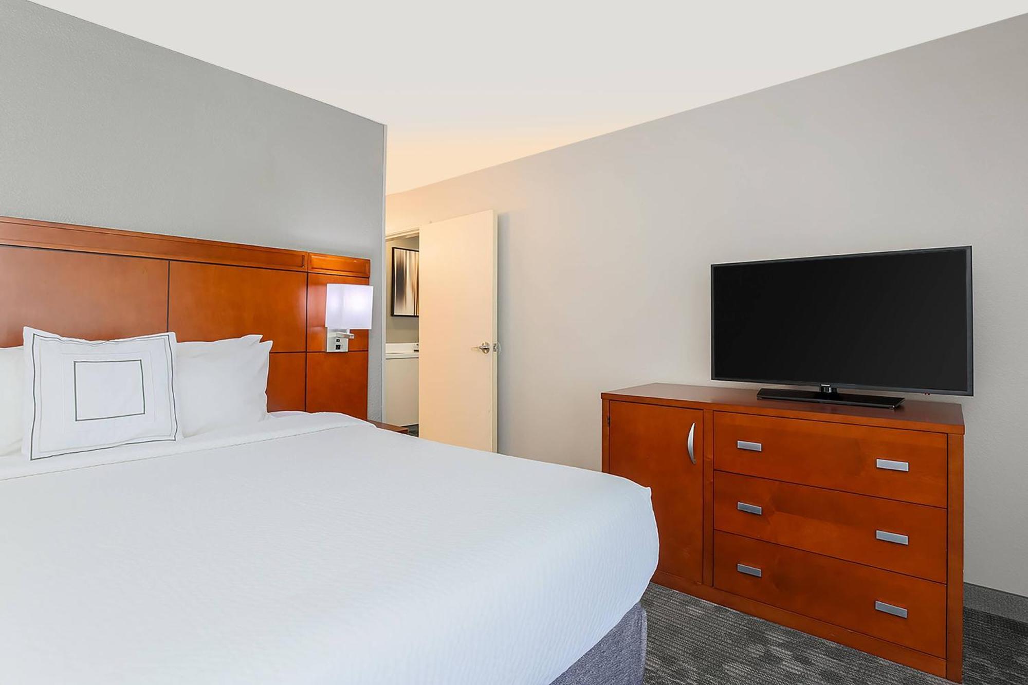 คอร์ทยาร์ด มอนโร แอร์พอร์ต Hotel ภายนอก รูปภาพ